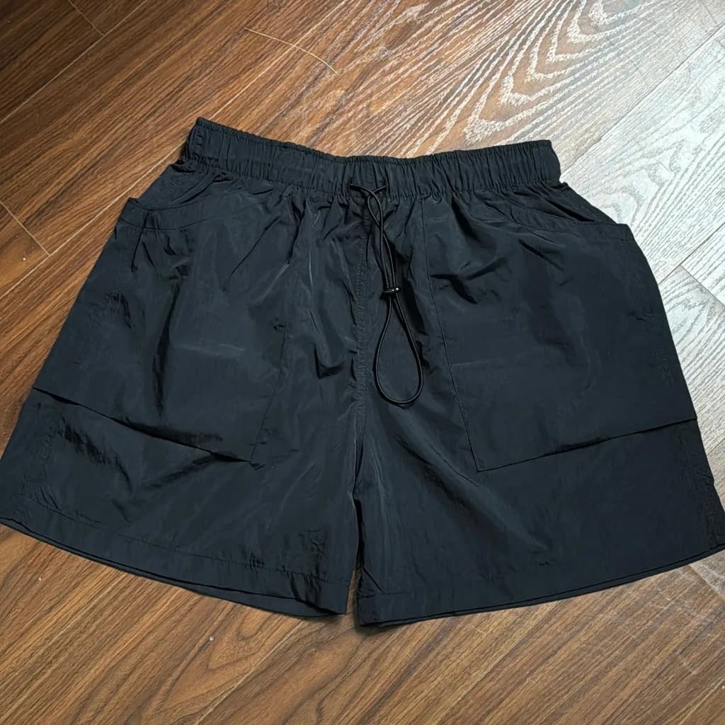 Quần short túi rộng vải dù